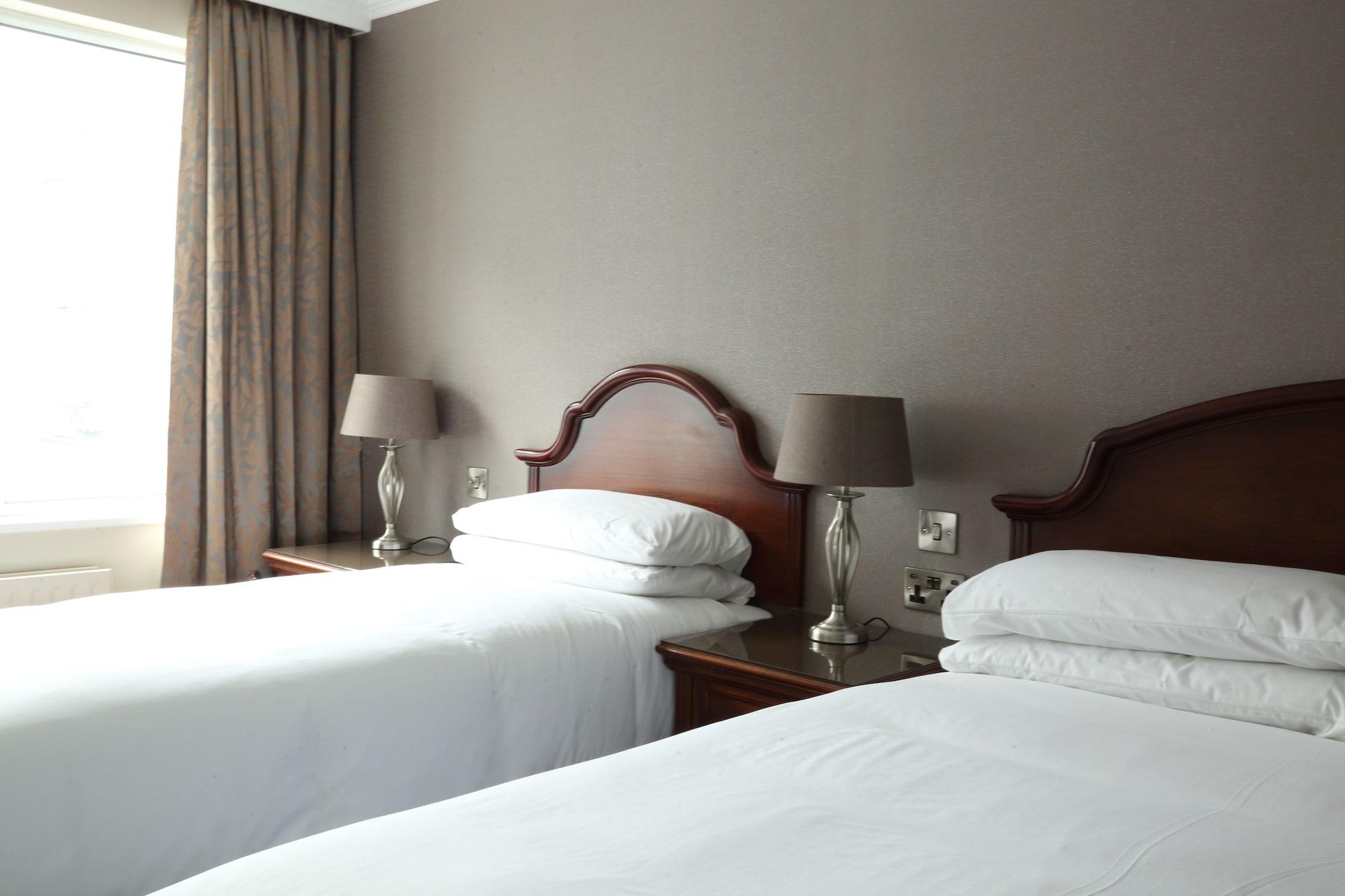 Donegal Town Abbey Hotel Donegal מראה חיצוני תמונה